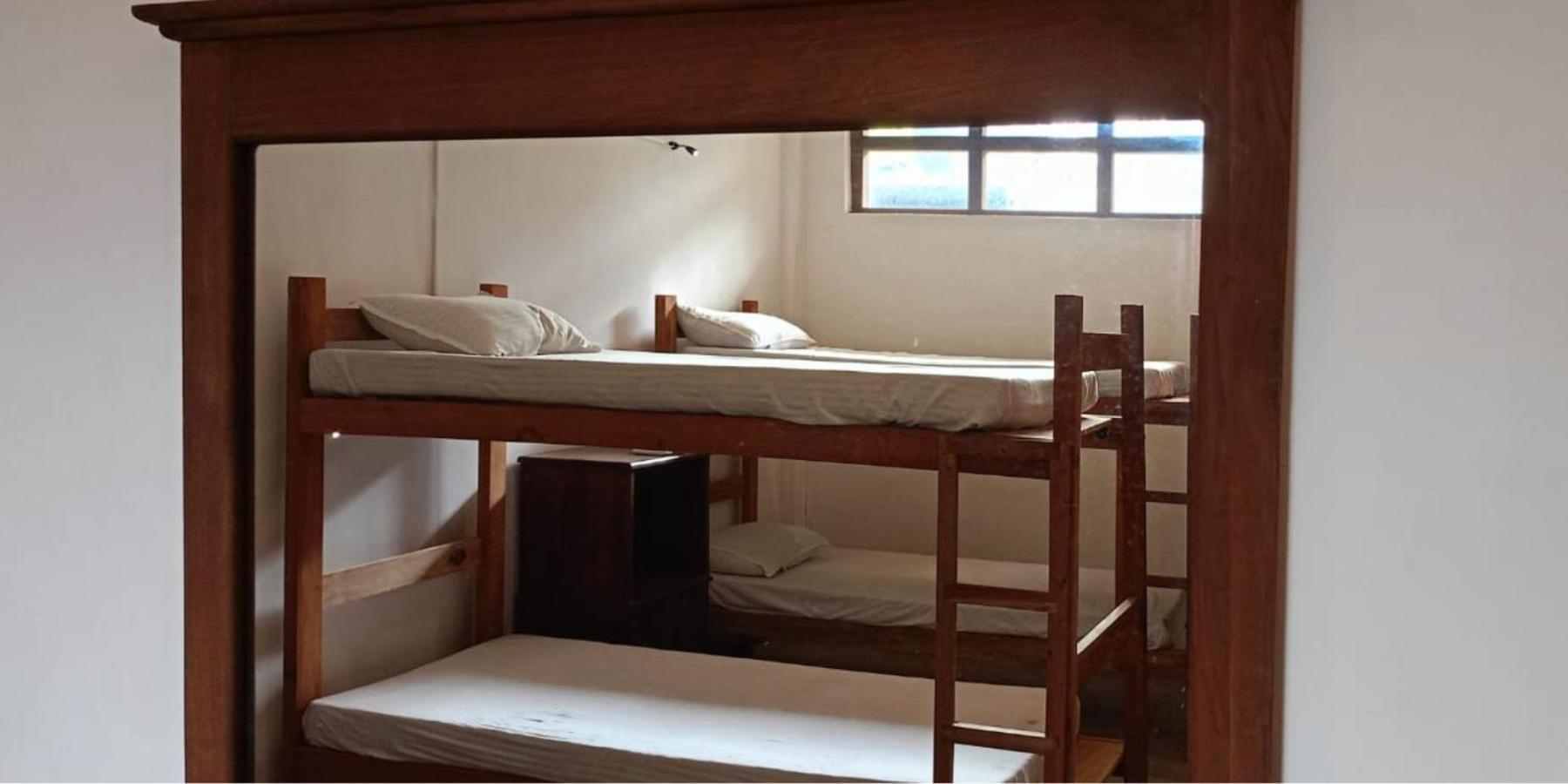Funky Monkey Hostel & Yoga Rooftop Lounge , Arugambay بوتوفيل المظهر الخارجي الصورة